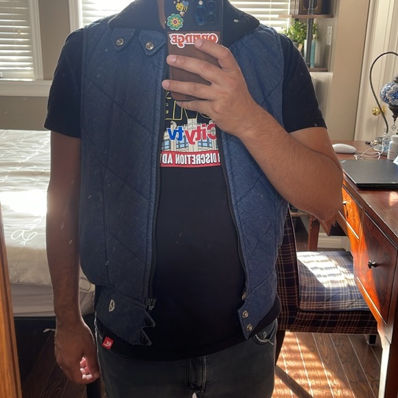 Arcticwear MADE IN CANADA vest - Picture 6 of 7